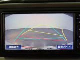 バックガイドモニターで、後方を確認しながら安心して駐車することができます。運転初心者も熟練者も必須の機能ですよ!