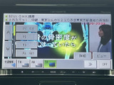 ラジオやCD、外部入力など多彩なソースに対応。快適なドライブを彩る高音質サウンドを楽しめます。情報表示も見やすく操作も簡単です。