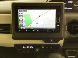 ナビゲーションはフルセグTV対応のGathers純正メモリーナビを搭載しています。Bluetoothオーディオ機能がありますので、スマートフォンなどの音楽も再生できます。