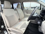 運転席シート廻りは使用感も少なく、良好な状態となっています。前オーナー様が丁寧に使っていたことがよくわかりますね。