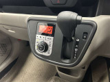 急な下り坂など強いエンジンブレーキが必要なとき「B」を使用します。