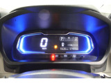 ■スピードメーター■  先進的なディスプレイ表示のスピードメーターです。