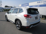 SUBARUは安心安全をご提供するため視界の良さにこだわった車作り。後方視界も良好です。