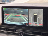 アラウンドビューモニター装備!空から見ているような映像によって不慣れな場所での車庫入れや縦列駐車等はもちろん狭い道でのすれ違いも安心していただけます♪