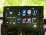 高精細なディスプレイが、運転に必要な情報を分かりやすく表示。スマホ連携機能も搭載で、快適なドライブをサポートします。使いやすさにもこだわりました。