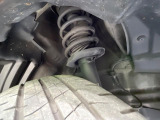 お車を安心してお乗りいただく為には、足回りの定期点検が欠かせません。サービスサポート(有償保証)では無料点検もご提供しており、安心のカーライフをお過ごしいただけるサポート体制が整っています。