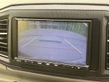 【バックカメラ】駐車時に後方がリアルタイム映像で確認できます。大型商業施設や立体駐車場での駐車時や、夜間のバック時に大活躍!運転スキルに関わらず、今や必須となった装備のひとつです!