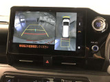 パノラミックビューモニター付きです。車両を上から見たような映像をディスプレイオーディオ画面に表示。運転席からの目視だけでは見にくい、車両周辺の状況をリアルタイムでしっかり確認できます。