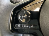 ステアリングスイッチがついていますので、オーディオのチャンネル変更、ボリューム、ジャンル変更が操作可能です。ハンドルから手を離さず安全に操作できます。