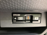 狭い場所での駐車も安心。後方の状況を画面で確認できるので、安全な運転をサポートします。運転に自信がない方にもおすすめです。
