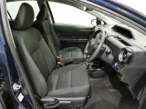 気になる汚れは「まるまるクリン」で解消! 当社の中古車はシートを外して隅々までキレイにクリーニングしてあります。