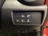 各種機能の切替スイッチは運転席パネル下に集約されています。任意で切り替え可能なため状況に合わせてお使いください。