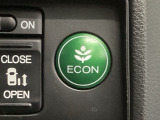 ★ECONスイッチ★ エコドライブを加速しよう!スイッチをONにすると、運転の仕方によるロスを抑え込み燃費をよくするようクルマが頑張ります(*^ー^*)燃費向上にチャレンジ♪