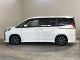 広々とした車内空間に優れた燃費性能。更にデザインも上質で人気のお車です!