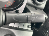 【オートライト(AUTO)】外の明るさをシステムが感知して、自動でヘッドライトが点灯します。ヘッドライトをつけ忘れを防ぐ便利機能です。