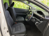運転席からの視界は広く、操作性も抜群。快適な運転環境が実現されています。シートの形状も身体にフィットし、長距離運転も楽々です。
