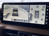 上から見たような画像で車庫入れなどに便利なアラウンドビューモニター