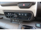 オートエアコン装備!運転席側にシートヒーターも付いているので冬場は快適です!