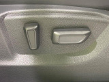 【パワーシート】スイッチ一つで簡単にシートの微調整が可能!電動だから力もいりません!快適なシートポジションにセットして、快適なドライブをお楽しみください。