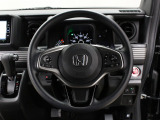 【運転席まわり】Honda独自の設計思想に基づき、自然に手を伸ばした先に操作したいものがあるようレイアウトを追求 !