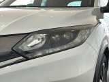 LEDヘッドライトは、点灯の瞬間から最大光量を発揮し、突然暗くなるトンネルなどでの安定感を高めます。