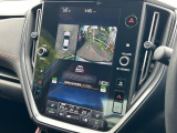 【マルチテレインモニター】車のフロントやサイドのカメラ画像を同時にモニター表示することで、悪路や狭い道を走行時でも周囲の状況確認ができ安心!本格SUVにうれしい装備です♪