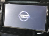 【メーカー純正ナビ】インテリアに溶け込むスタイリッシュな「専用設計」メーカーナビを装備♪視認性や操作性など基本性能にも優れ、より上質なカーライフをお楽しみいただけます。
