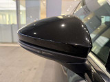 細部までこだわりぬかれたエクステリアデザイン。ドアミラーからもAudiの上質さが感じられます。