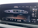 ●マルチカラーアンビエントライト『車内の雰囲気をカスタマイズするための照明機能です。さまざまな色に変更できるLEDライトを使用し、ドライバーや乗客の好みに合わせて車内の雰囲気を演出します。』