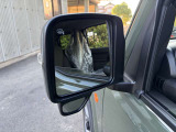 届出済未使用車となっておりますのでミラーも状態は良好です。