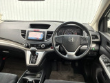 ドライバーの操作性・視認性に配慮した運転席。