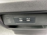 USB端子を2系統装備しています。