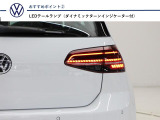 【LEDテールランプ】流れるリヤウィンカーをオプション装備。スタイリッシュと高級感を演出します。