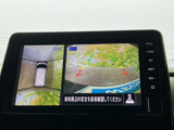 狭い道や駐車時も安心。後方の状況を画面で確認できるので、安全な運転をサポートします。駐車が苦手な方にもおすすめです。