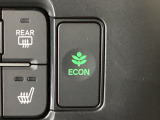 ★ECONスイッチ★ エコドライブを加速しよう!スイッチをONにすると、運転の仕方によるロスを抑え込み燃費をよくするようクルマが頑張ります(*^ー^*)燃費向上にチャレンジ♪
