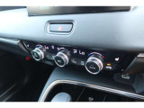 運転席と助手席で温度を変えられるSYNC機能付き!