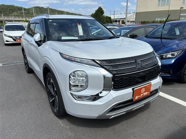 アウトランダー PHEV 2.4 P 4WD ワンオーナー 禁煙車 BOSEサウンド