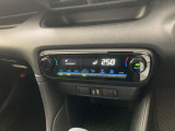 オートエアコンは温度を設定するだけで、自動で風量などを設定してくれます。運転しながら操作も必要ないので、安全性も向上します。