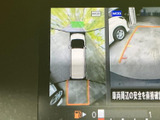 後方を確認できる画面を備えているため、駐車時の安全性が向上します。狭い場所でもスムーズに操作できる頼もしい機能です。