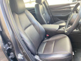 【運転席パワーシート&ドライビングポジションメモリー機能】運転手にあったシートパターン設定可能です。