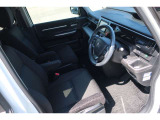 運転しやすい広々とした前席です!
