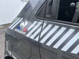 サイドストライプは限定仕様のトリコロールカラーです。ルコックスポルティフのマークが入っています。