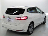 どの角度からもBMWのフォルムが際立ちます。