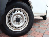 ご来店いただければ軽自動車からスポーツカー、1ボックスやセダンや輸入車などパソコンひとつで800台すべての在庫をご覧いただくことができます!
