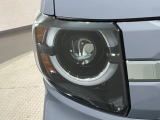 LEDヘッドライトは、点灯の瞬間から最大光量を発揮し、突然暗くなるトンネルなどでの安定感を高めます。