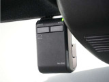 ◆ドライブレコーダー◆映像・音声などを記録する自動車用の装置です。 もしもの事故の際の記録はもちろん、旅行の際の思い出としてドライブの映像を楽しむことができます。