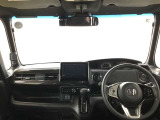 見通しのよいすっきりとした視界で、誰でも運転しやすいです。運転のしやすさは疲れにくさにも繋がりますよ♪