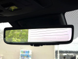 【デジタルインナーミラー】後席の大きな荷物や同乗者で後方が確認しづらい時でも安心!カメラが撮影した車両後方の映像をルームミラー内に表示。クリアな視界で状況の確認が可能です!