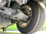 お車を安心してお乗りいただく為には、足回りの定期点検が欠かせません。サービスサポート(有償保証)では無料点検もご提供しており、安心のカーライフをお過ごしいただけるサポート体制が整っています。