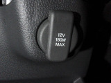 12V電源ソケットを設置しております。周辺機器の充電にご利用頂けます。
